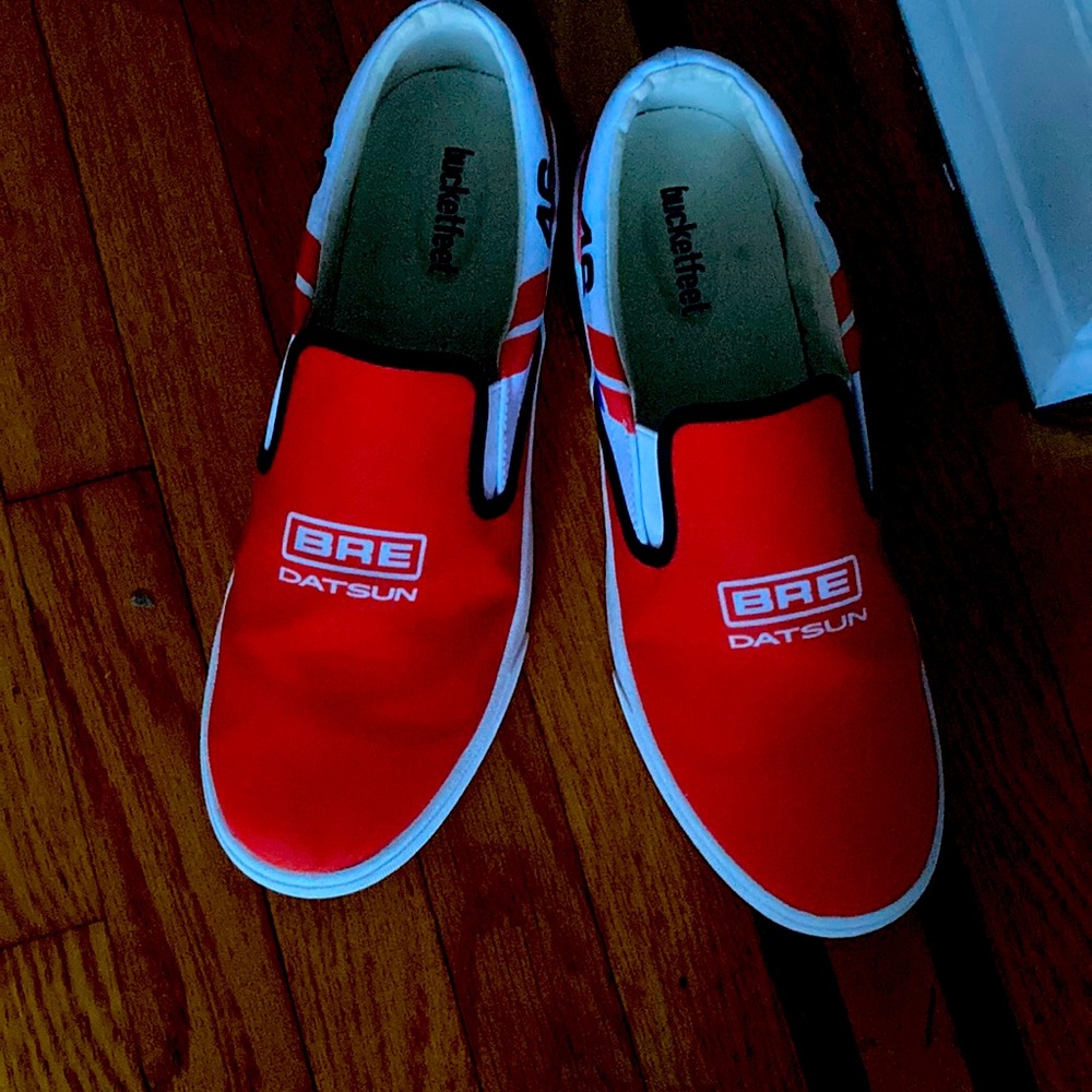 Bucket feet